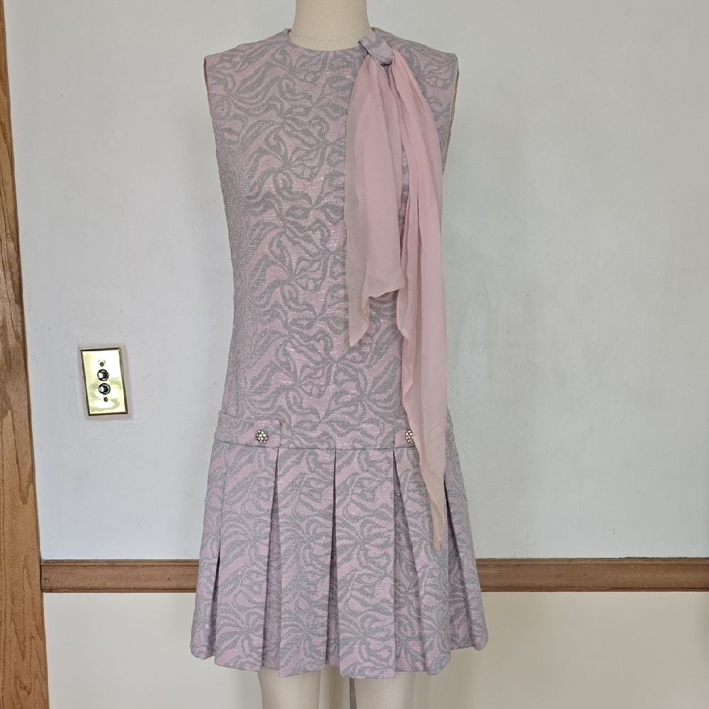 Vintage 60s/70s Leslie Fay Elegant Pink And Silver Sleeveless Dress with Bow